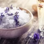 Aromatherapie Lavendelbadesalz und Massageöl